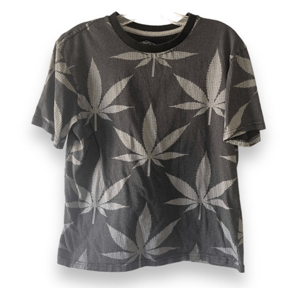 Eighty Eight Cannibis‎ All Over Graphic Print, Size Medium